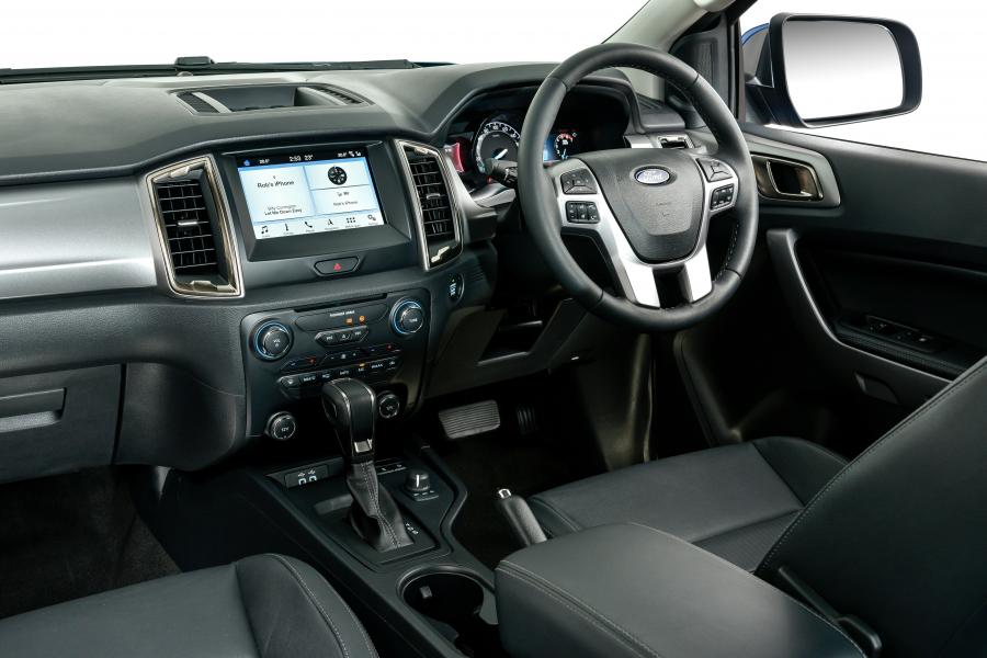 Интерьер Ford Ranger XLT Double Cab 2019 года  (ZA) (фото 25 из 40)